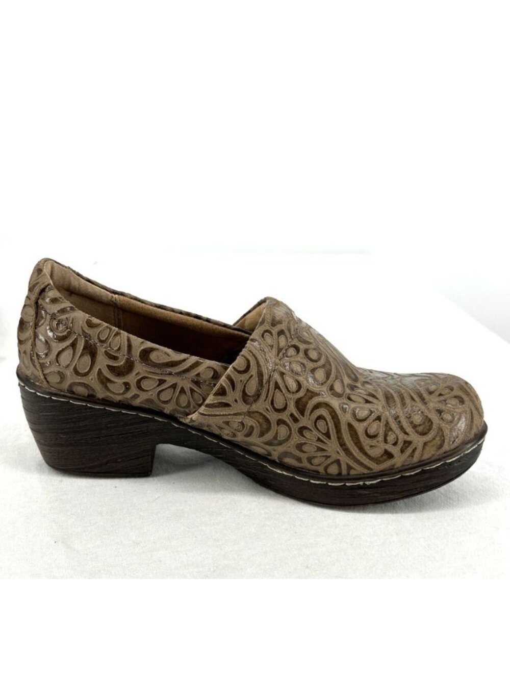 BOC Born Concept Peggy Brown Embossed Leather Clogs Sz 9 Tooled Slip On Mules - Picture 5 of 7
